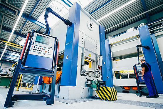 Automatización del proceso de estampación metálica