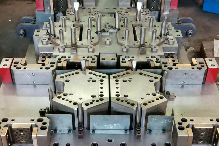 ¿Para qué procesos industriales se emplea el estampado?